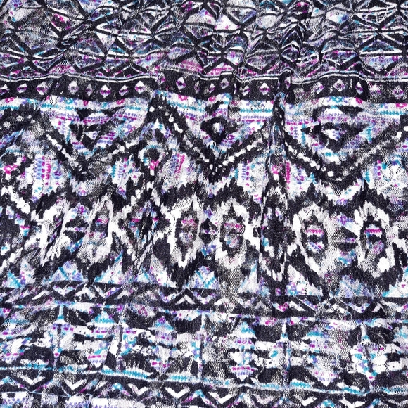 BUNDLE OF 2 | NO BOUNDARIES SHEER LACE TOP W/BATWING SLEEVES | XL {15-17} - Picture 8 of 14